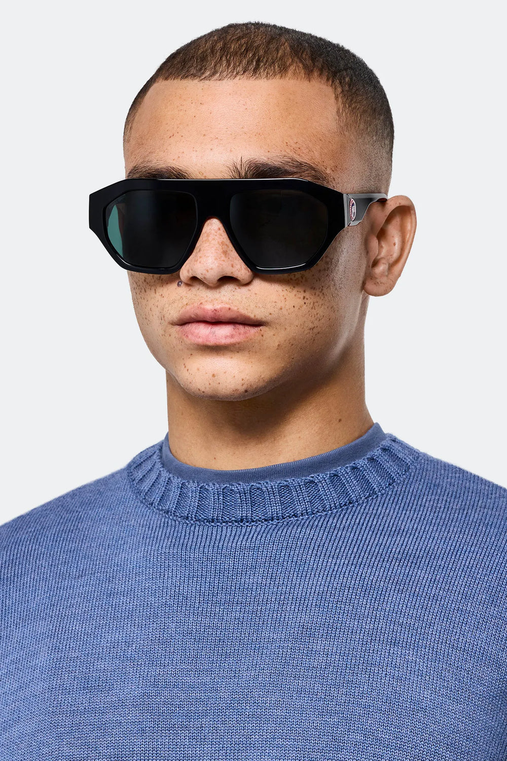 BLACK/BLUE